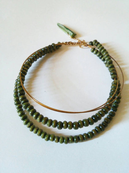 Boho green beaded bangle,beaded bangle bracelet, green bangle,gold bangle, hippie green bangle,boho gold bangle, wire wrapped