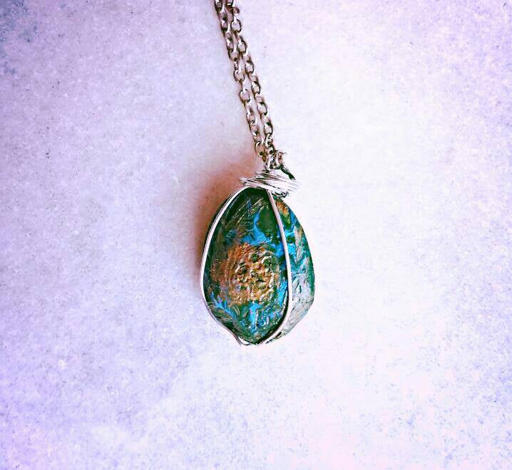 Bohemian blue natural stone pendant, boho necklace, hippie necklace, bohemian stone necklace, blue stone necklace, painted stone pendant
